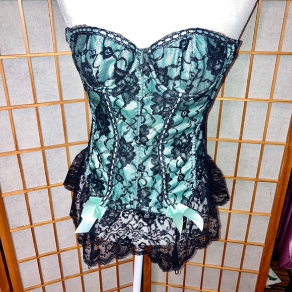 Frederick’s of Hollywood sea foam lace corset - Picture 2 of 15